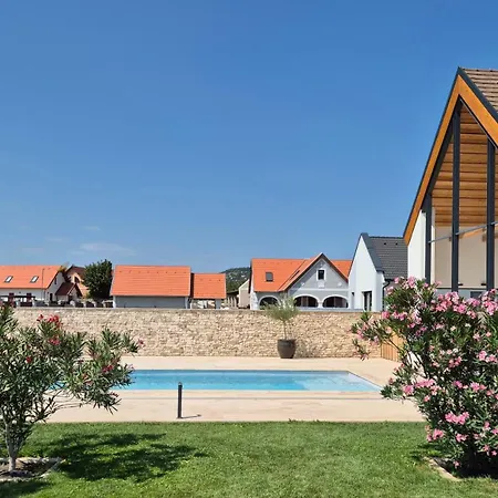 Vila Szepe - Sarolt Dörgicse
